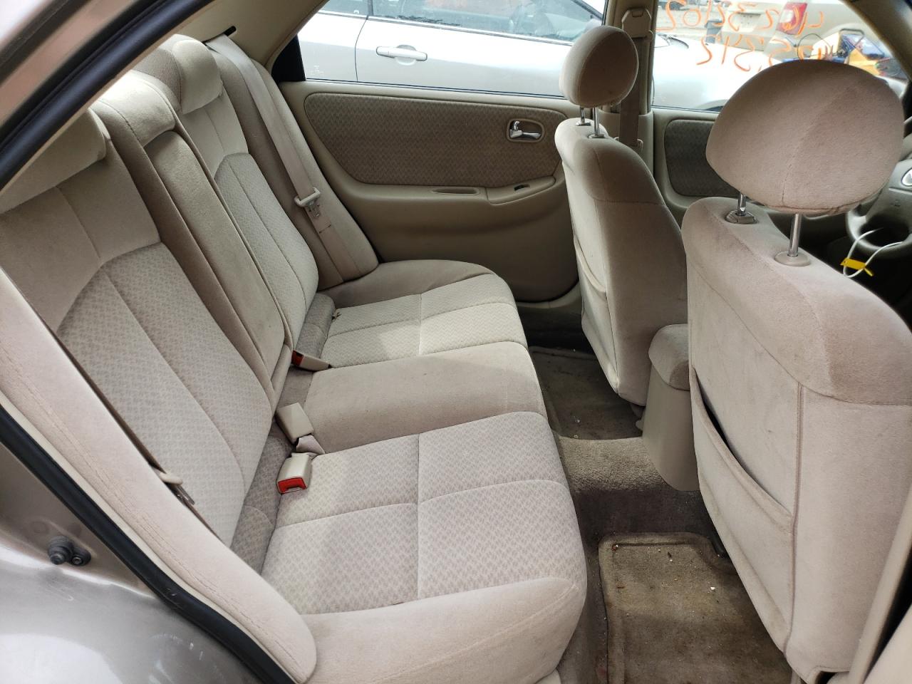 Photo 6 from auction – 2002 MAZDA 626 LX with VIN 1YVGF22C825295994