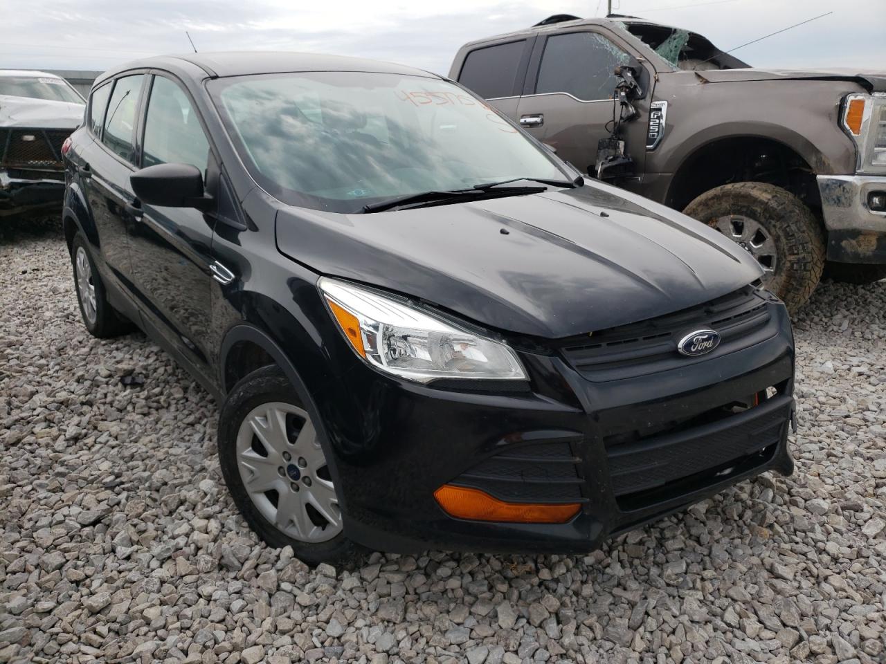 FORD ESCAPE S 2015 مع رقم تعريف المركبة 1FMCU0F79FUA66744 - صورة من المزاد