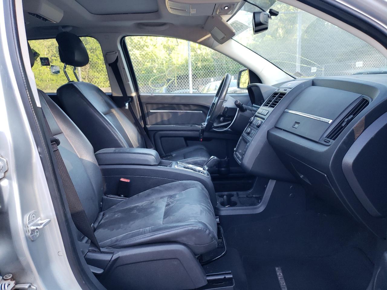 Photo 5 from auction – 2010 DODGE JOURNEY R/ with VIN 3D4PH9FV5AT239713