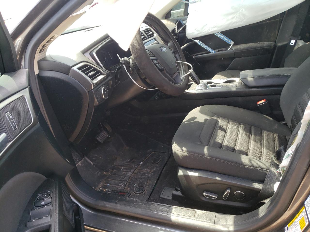 Photo 5 from auction – 2019 FORD FUSION SE with VIN 3FA6P0HD0KR198746