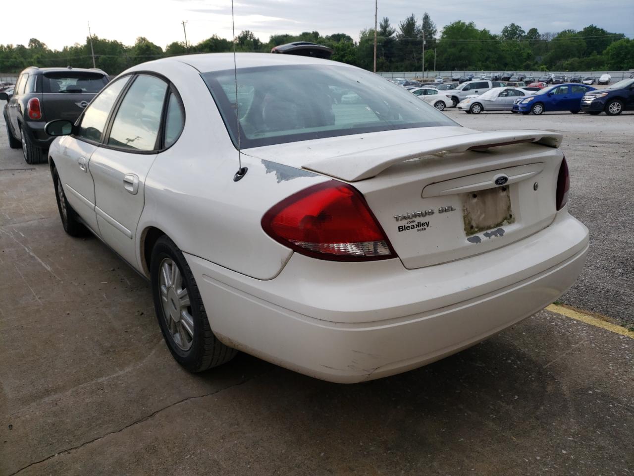 Photo 3 from auction – 2005 FORD TAURUS SEL with VIN 1FAFP56U55A287095