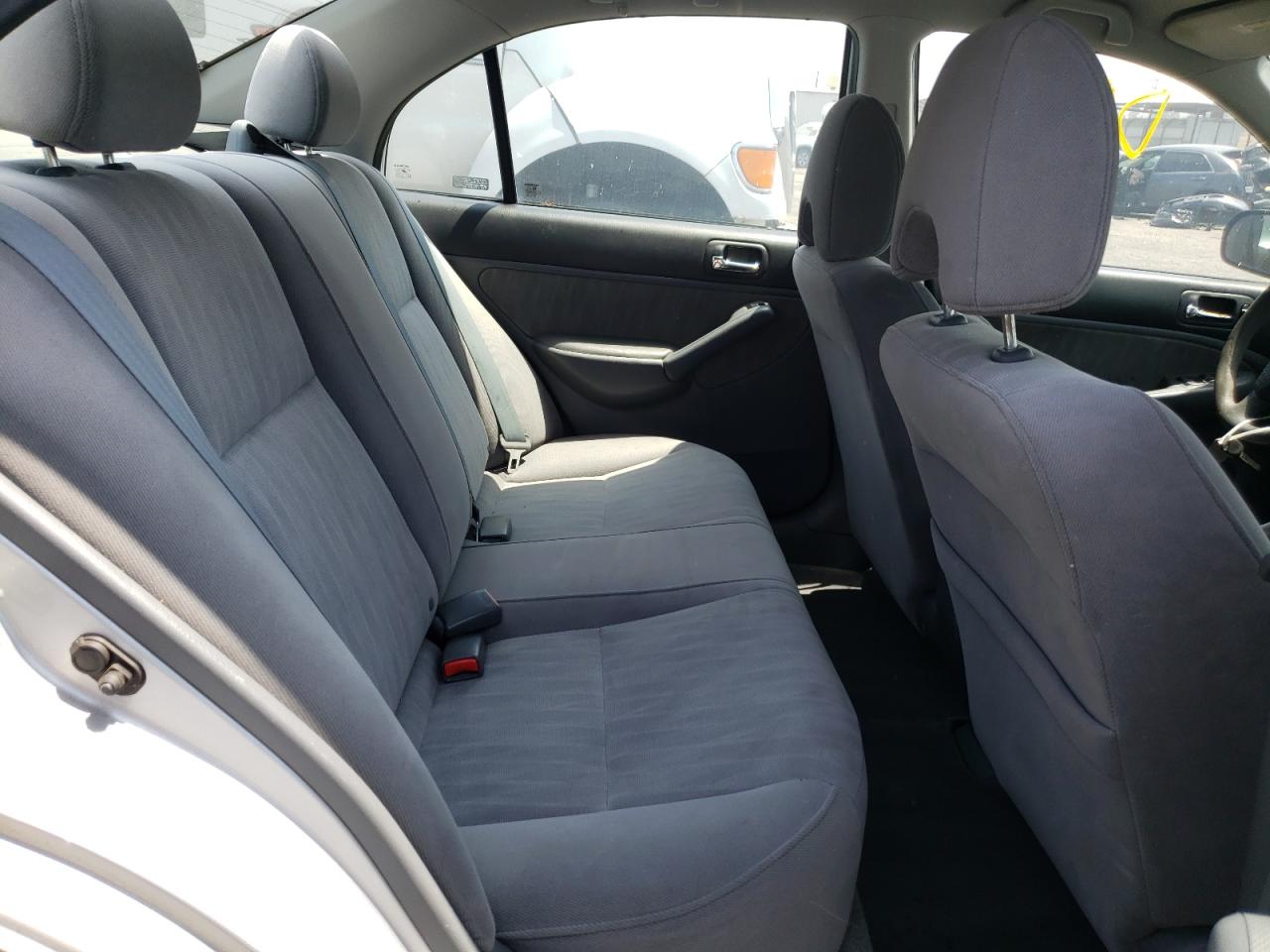 Photo 6 from auction – 2003 HONDA CIVIC LX with VIN 2HGES15513H595341