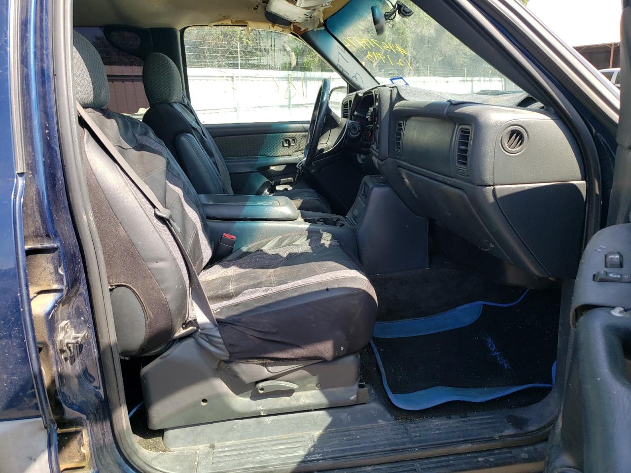 Photo 19 from auction – 2002 CHEVROLET AVALANCHE with VIN 3GNEC13T12G121943
