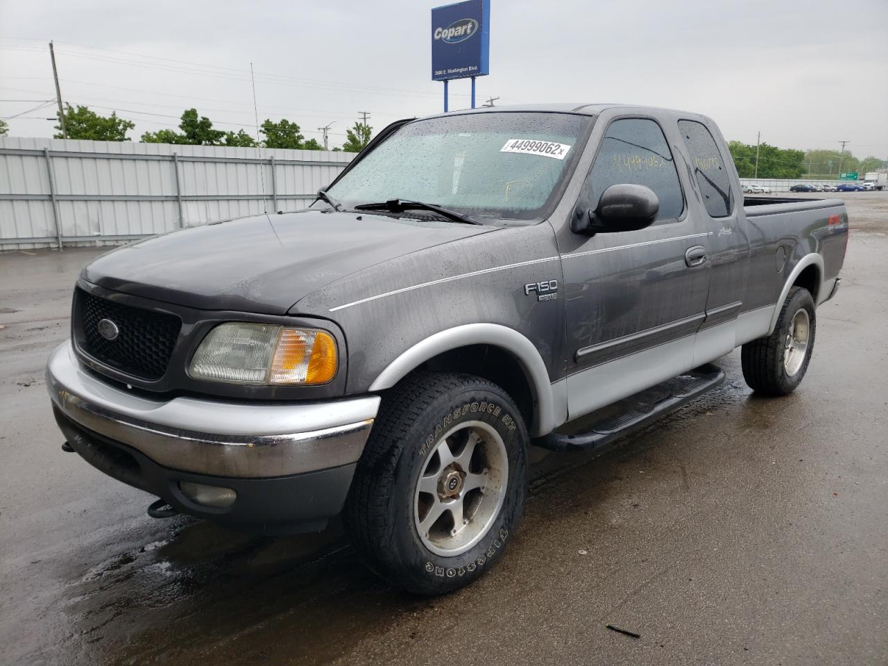 Photo 2 from auction – 2003 FORD F150 with VIN 2FTRX18L73CA66162