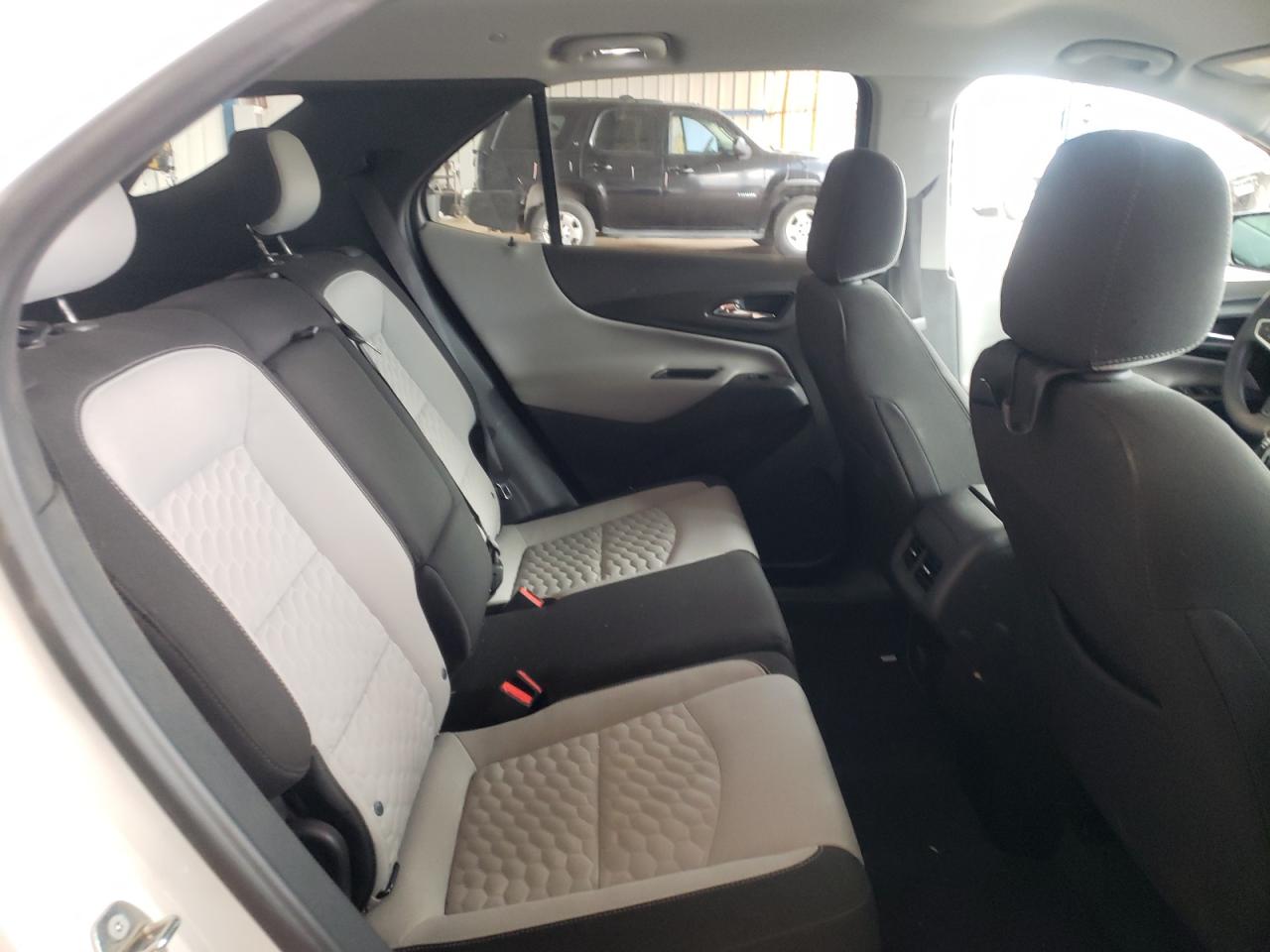 Photo 6 from auction – 2018 CHEVROLET EQUINOX LT with VIN 3GNAXJEV9JS575158