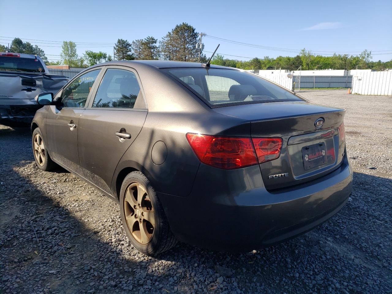 Photo 3 from auction – 2010 KIA FORTE EX with VIN KNAFU4A20A5107038