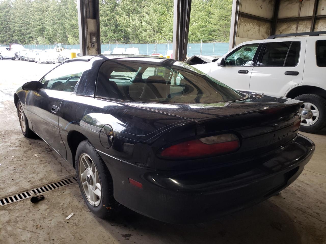 Photo 3 from auction – 1994 CHEVROLET CAMARO with VIN 2G1FP22S8R2211323