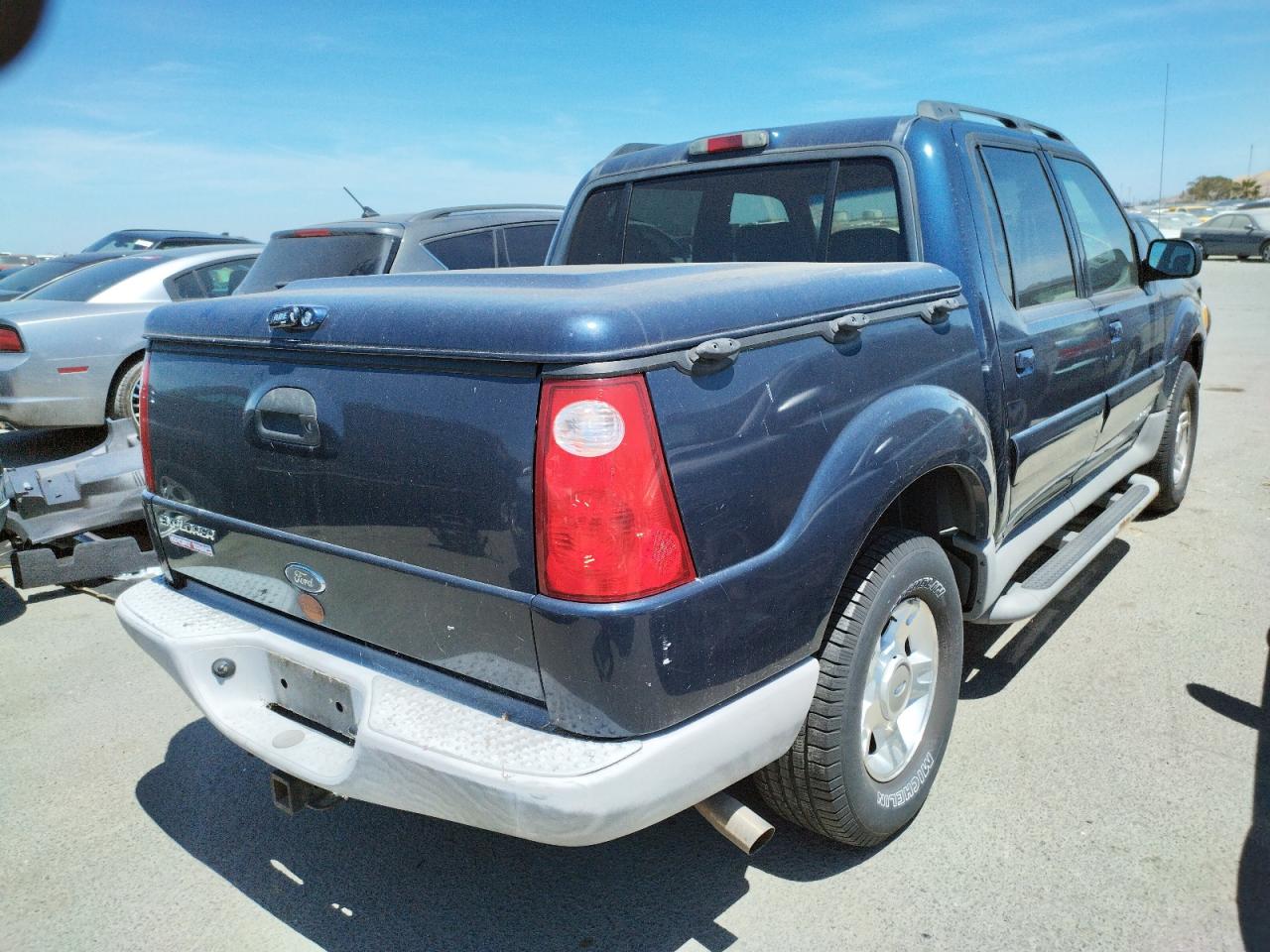 Photo 4 from auction – 2002 FORD EXPLORER S with VIN 1FMZU77E12UD23969