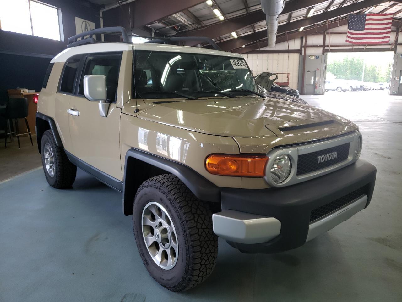 Photo 1 from auction – 2011 TOYOTA FJ CRUISER with VIN JTEBU4BF2BK103560