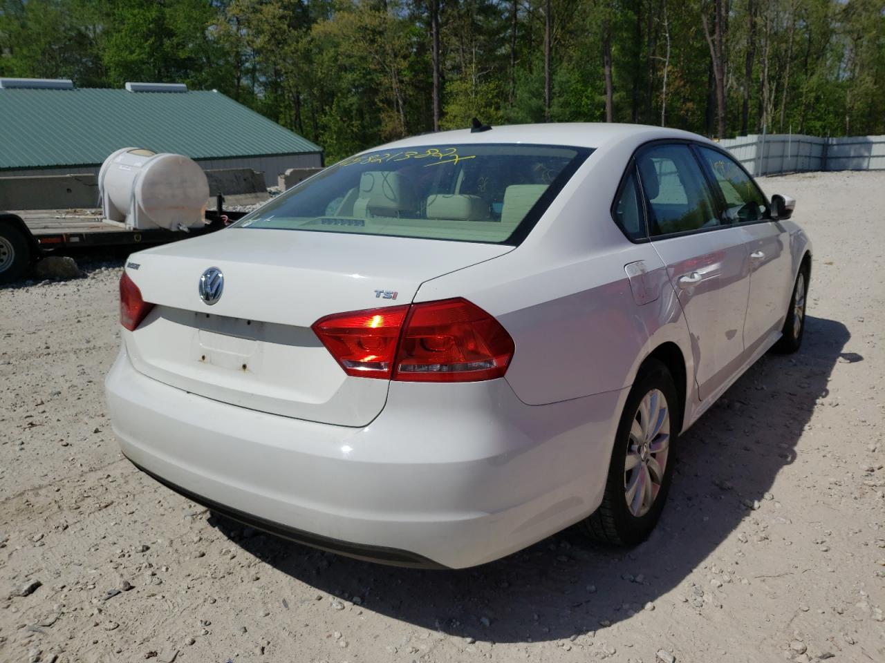 Photo 4 from auction – 2014 VOLKSWAGEN PASSAT S with VIN 1VWAT7A30EC118940