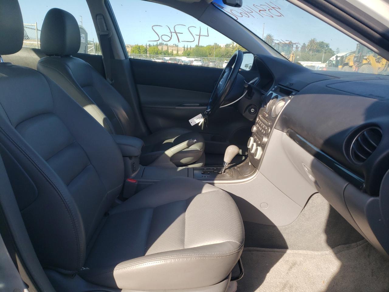 Photo 5 from auction – 2004 MAZDA 6 S with VIN 1YVHP80D245N13396