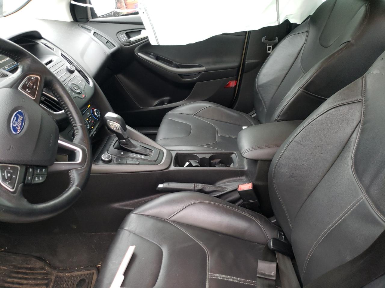 Photo 5 from auction – 2015 FORD FOCUS SE with VIN 1FADP3F22FL240168
