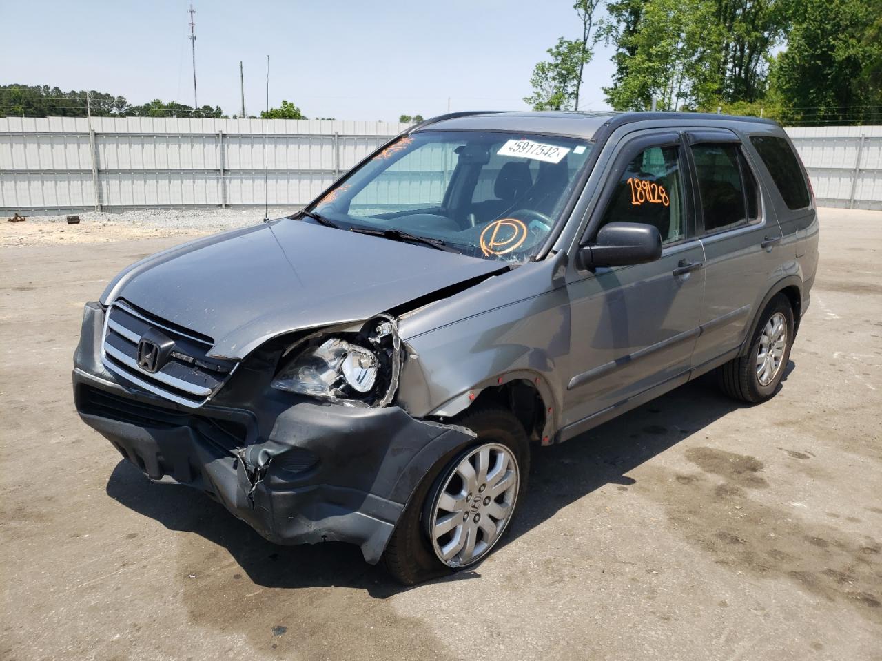 Photo 2 from auction – 2005 HONDA CRV with VIN SHSRD78825U325068