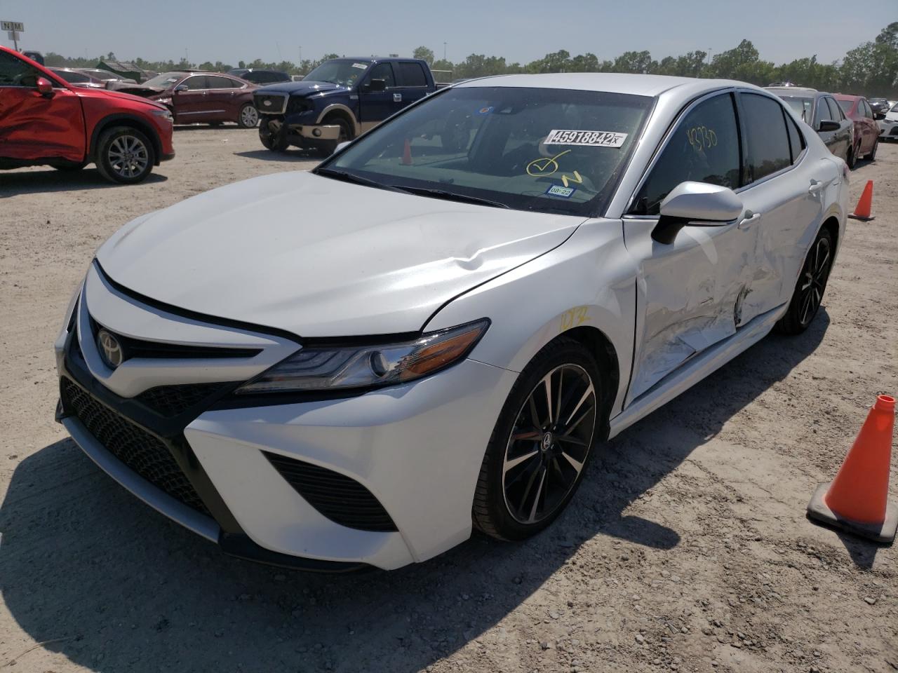 Photo 2 from auction – 2019 TOYOTA CAMRY XSE with VIN 4T1B61HK2KU791237