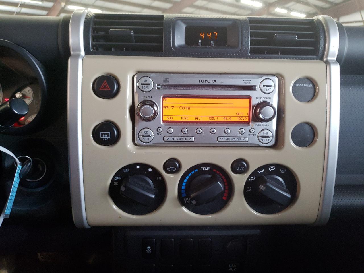 Photo 9 from auction – 2011 TOYOTA FJ CRUISER with VIN JTEBU4BF2BK103560