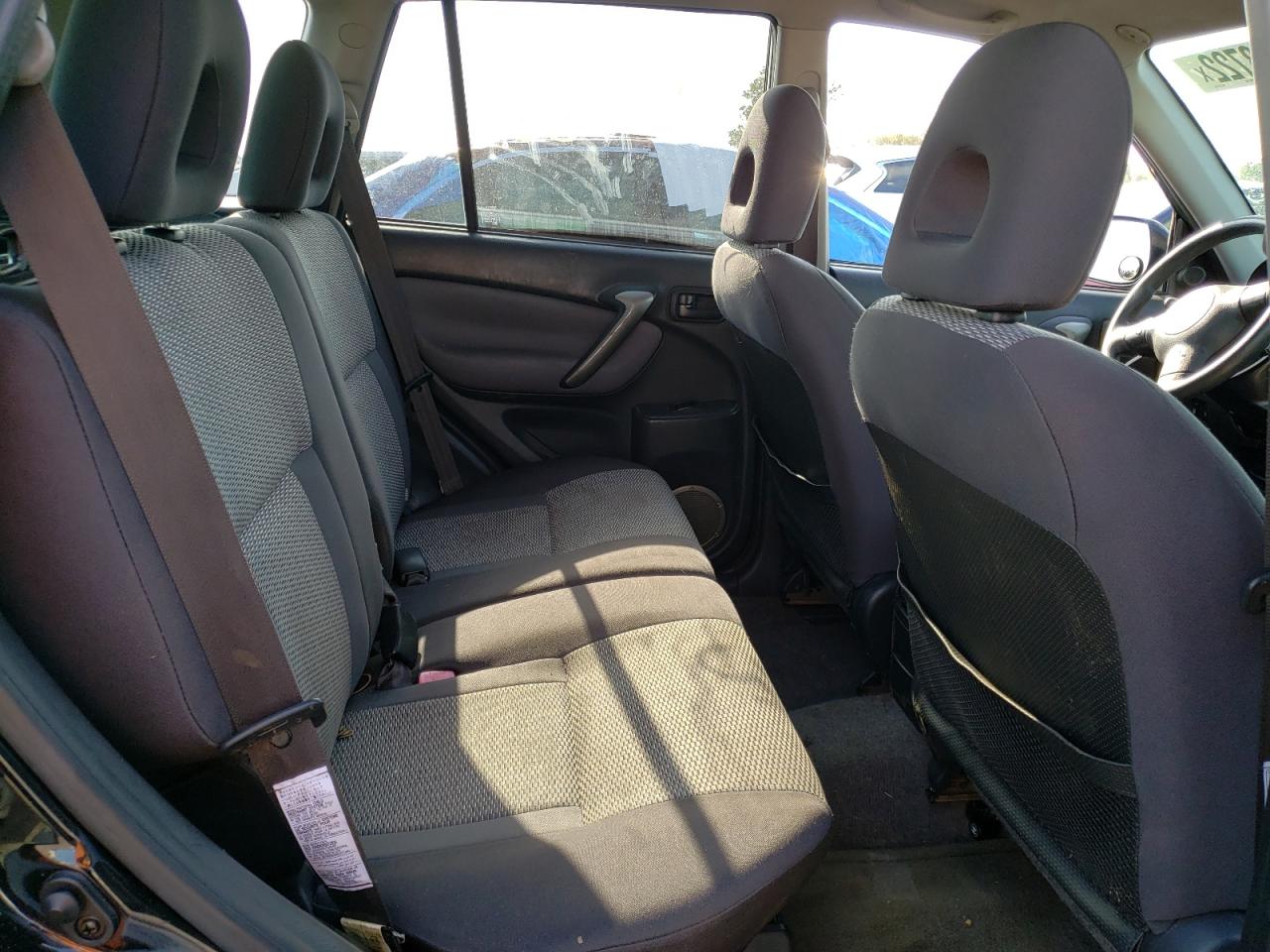 Foto 6 de la subasta – 2005 TOYOTA RAV4 con VIN JTEGD20V250077112