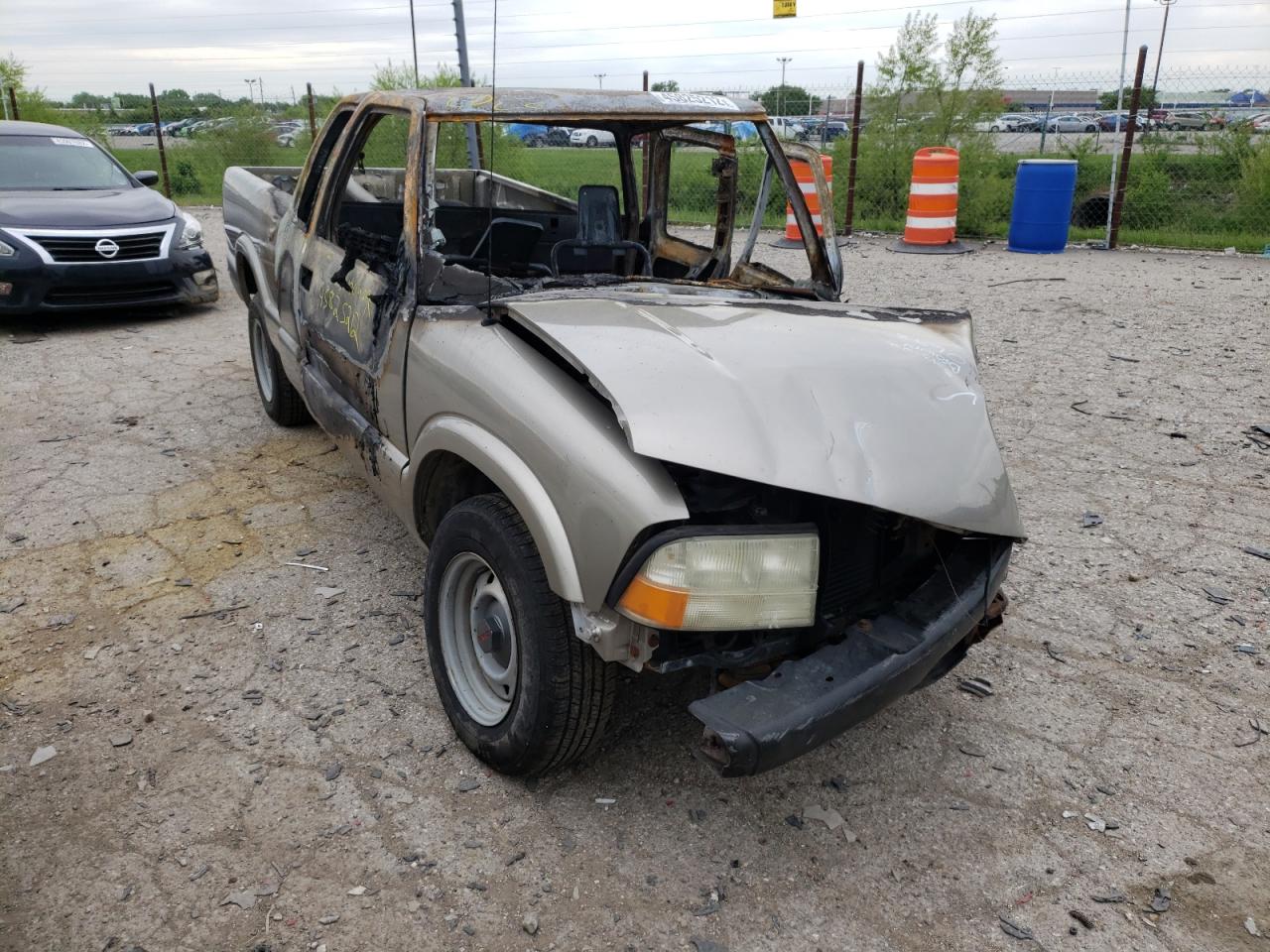GMC SONOMA 2002 with VIN 1GTCS195X28180698 - Photo from auction