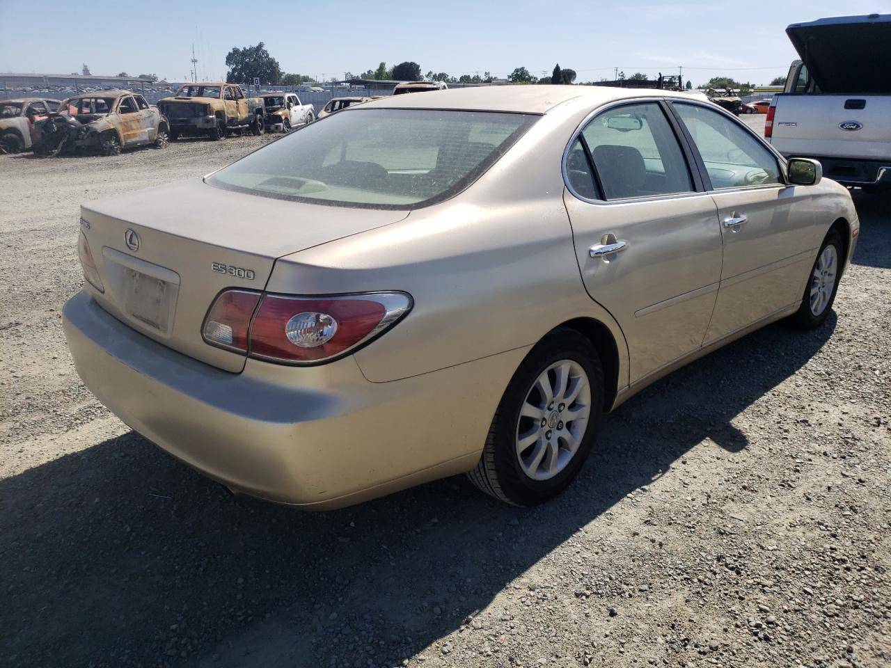 Photo 4 from auction – 2002 LEXUS ES 300 with VIN JTHBF30G720049915