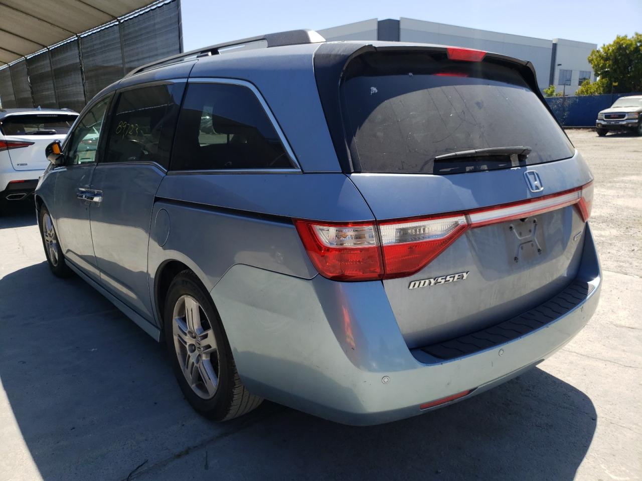 Photo 3 from auction – 2012 HONDA ODYSSEY TO with VIN 5FNRL5H96CB063575