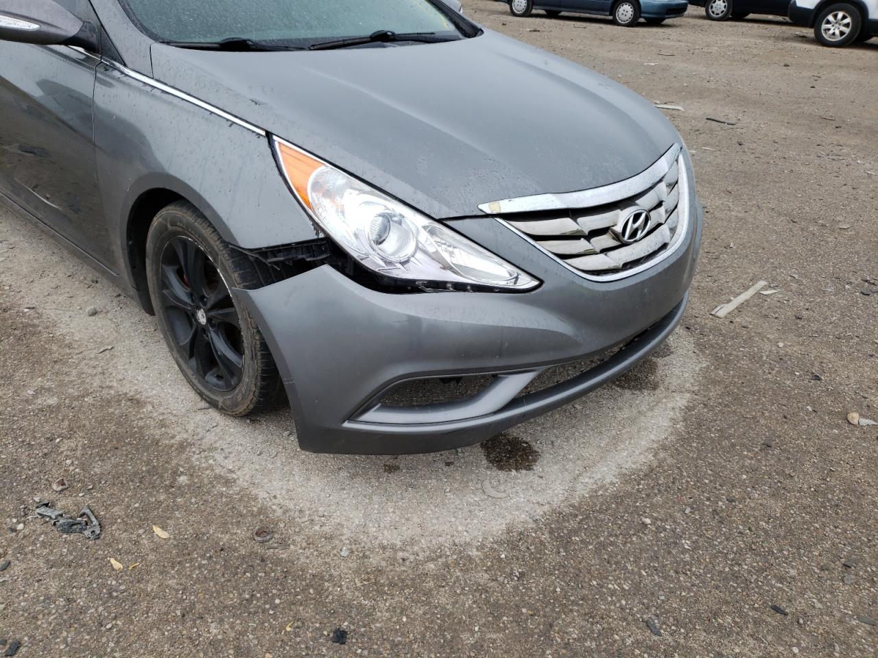 Photo 9 from auction – 2011 HYUNDAI SONATA SE with VIN 5NPEC4AC1BH132090