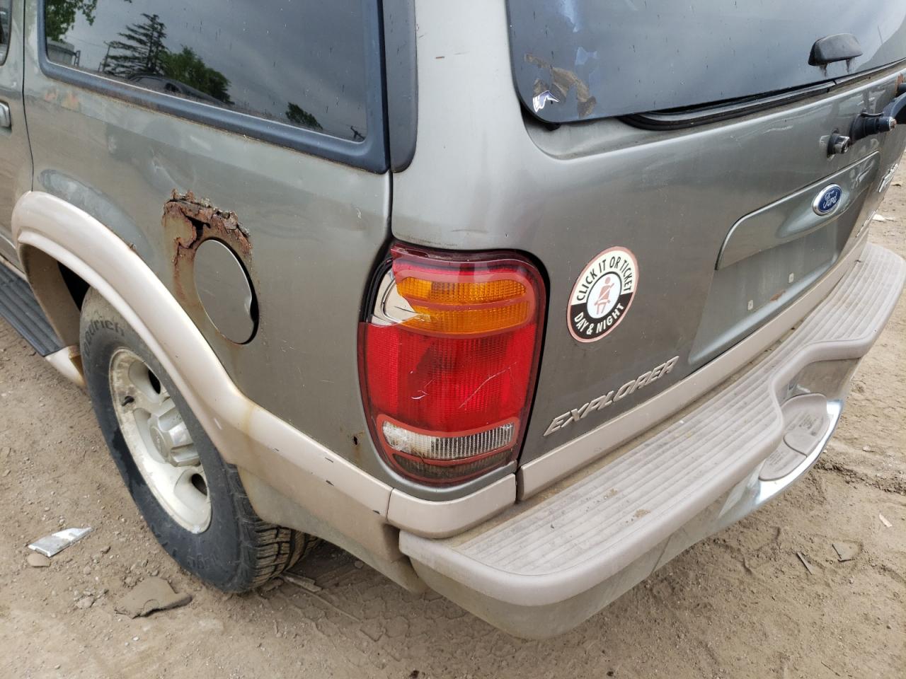Photo 9 from auction – 2000 FORD EXPLORER E with VIN 1FMZU74E4YUB50767