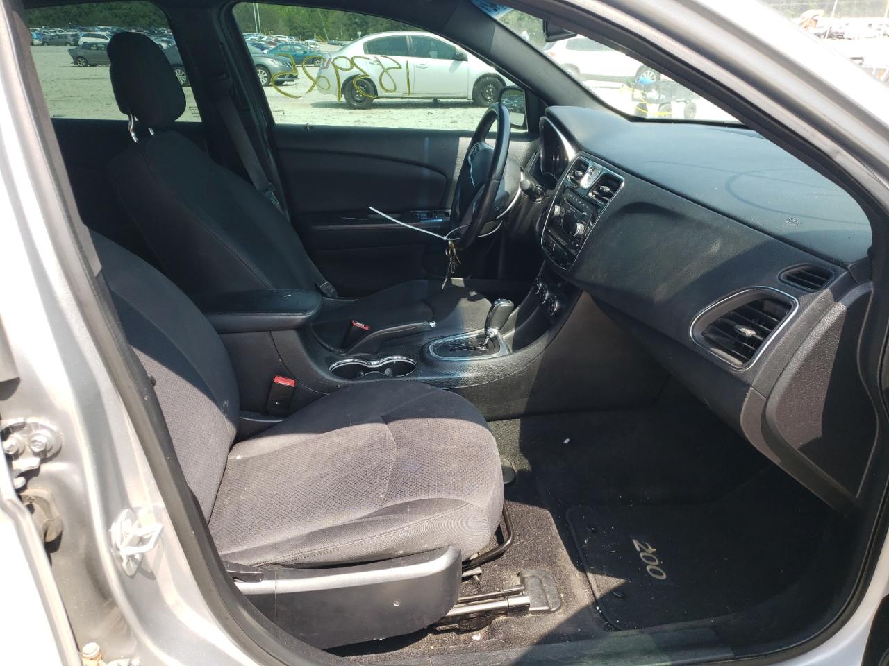 Photo 5 from auction – 2013 CHRYSLER 200 TOURIN with VIN 1C3CCBBB8DN577340