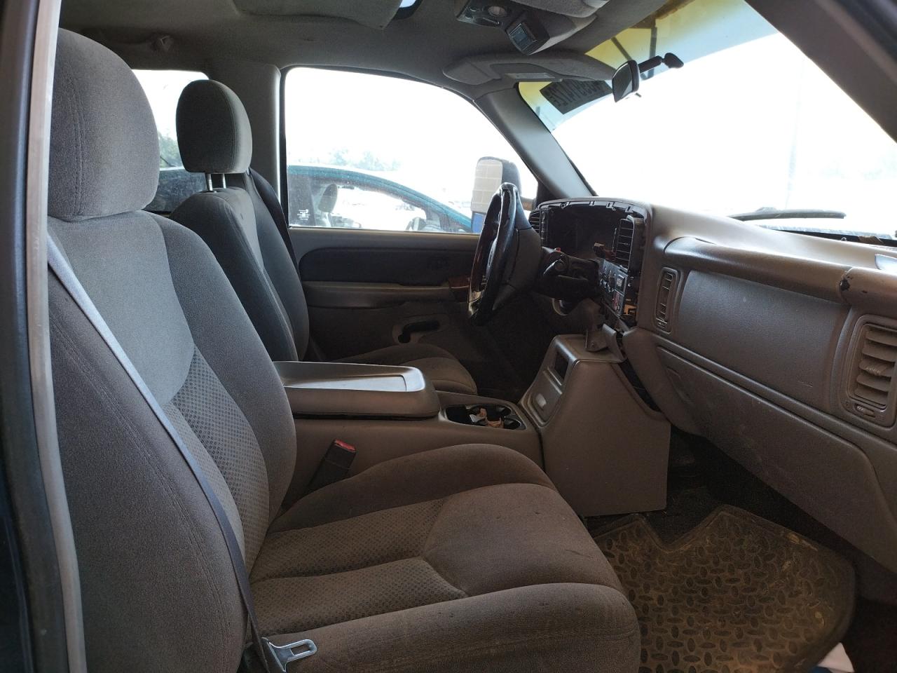 Photo 5 from auction – 1999 CHEVROLET silverado with VIN 1GCEK19T0XE118789