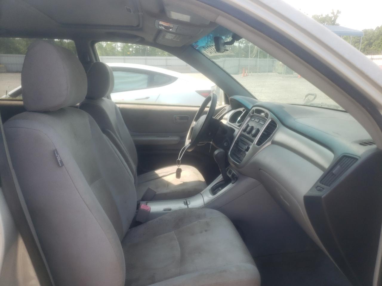 Photo 5 from auction – 2005 TOYOTA HIGHLANDER with VIN JTEEP21A550088907