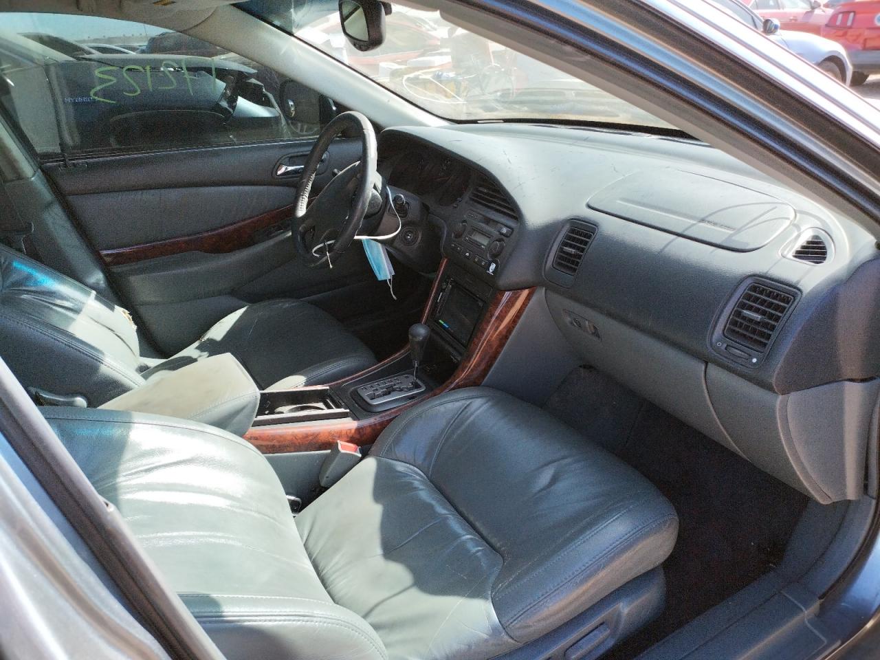 Photo 5 from auction – 2001 ACURA 3.2TL with VIN 19UUA56621A008055