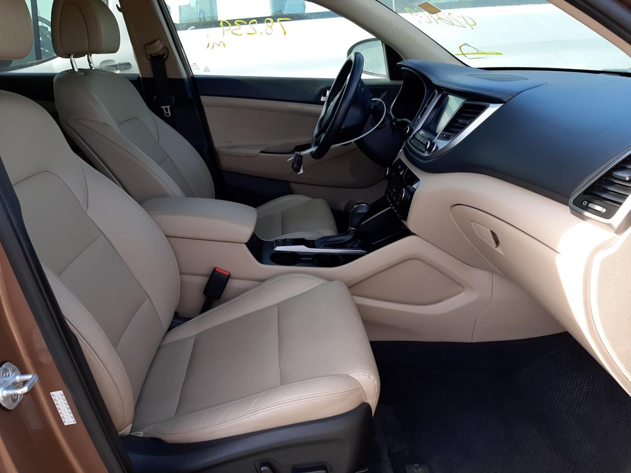 Photo 5 from auction – 2017 HYUNDAI TUCSON LIM with VIN KM8J33A41HU426469