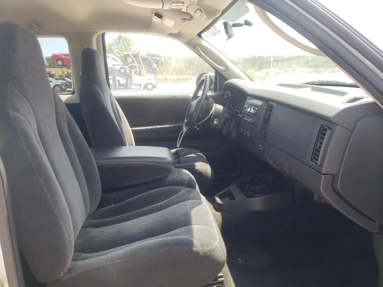 Photo 5 from auction – 2002 DODGE DAKOTA SLT with VIN 1B7GL42X52S682436