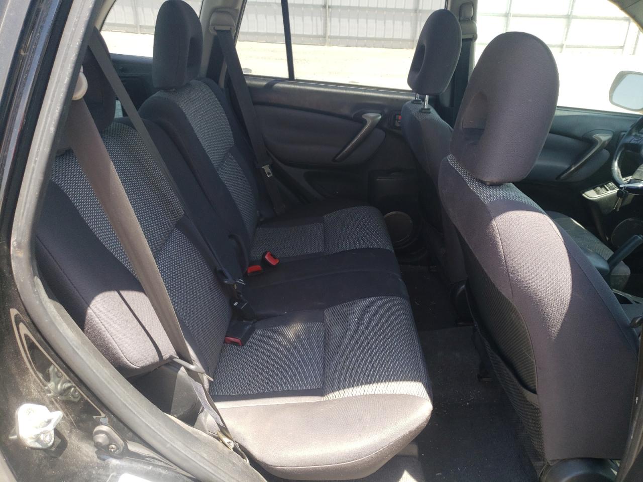 Photo 6 from auction – 2005 TOYOTA RAV4 with VIN JTEGD20V250088529