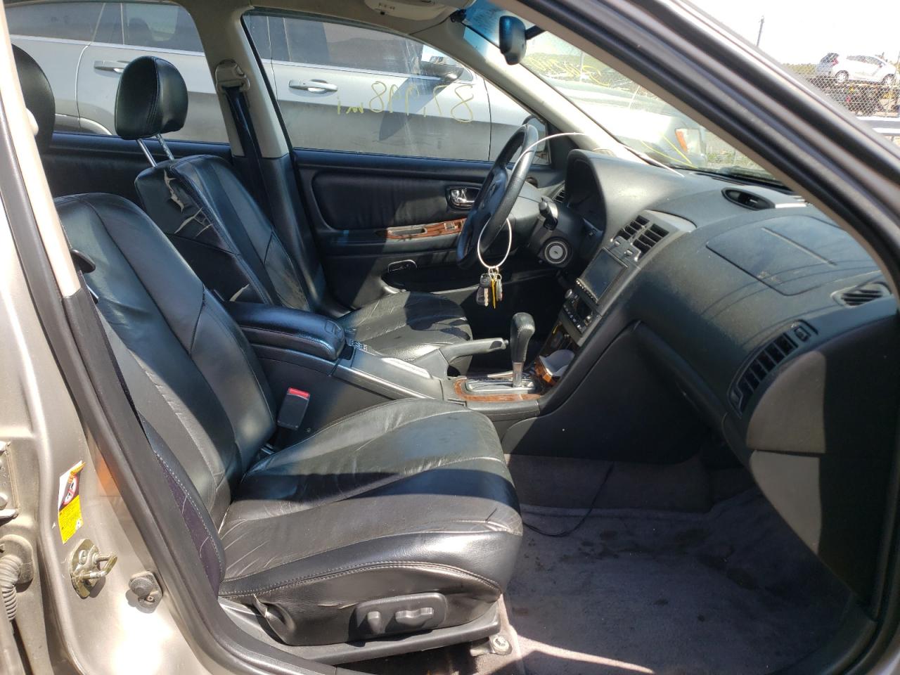 Photo 5 from auction – 2001 NISSAN MAXIMA with VIN JN1CA31A41T310240