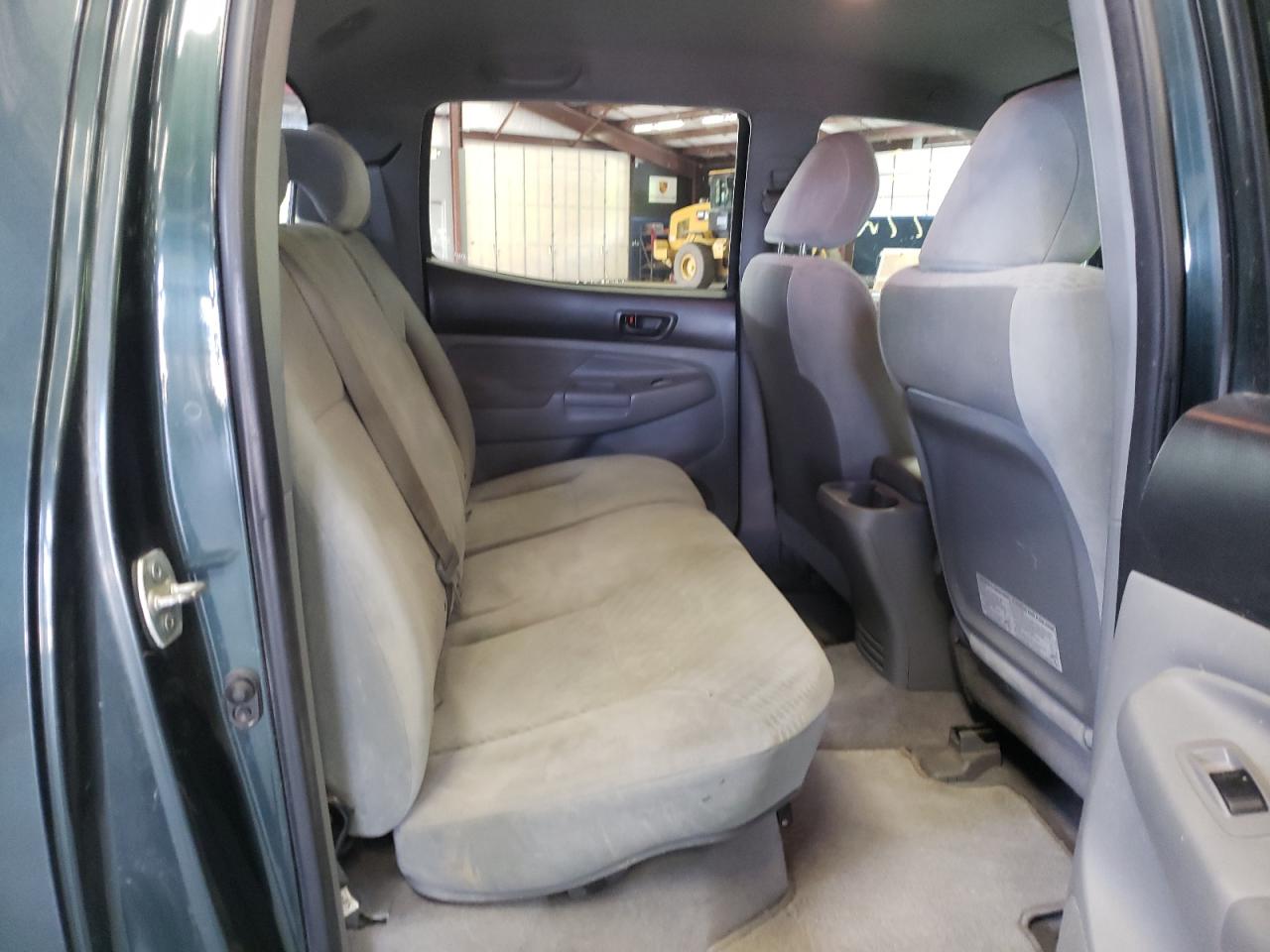 Photo 6 from auction – 2011 TOYOTA TACOMA DOU with VIN 3TMLU4EN2BM077451