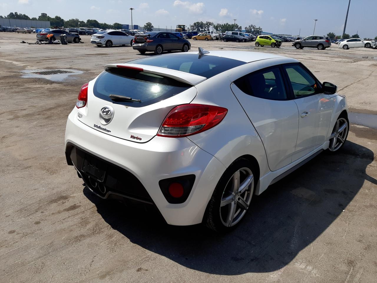 Photo 4 from auction – 2013 HYUNDAI VELOSTER T with VIN KMHTC6AE1DU172632