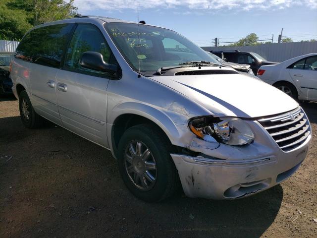 CHRYSLER TOWN & COU 2005 with VIN 2C8GP64L75R365112 - Photo from auction