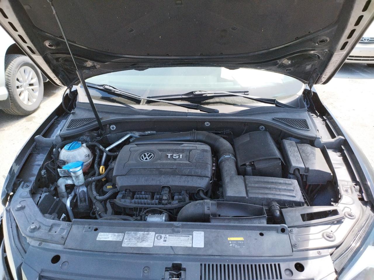 Photo 7 from auction – 2015 VOLKSWAGEN PASSAT S with VIN 1VWAT7A35FC080493