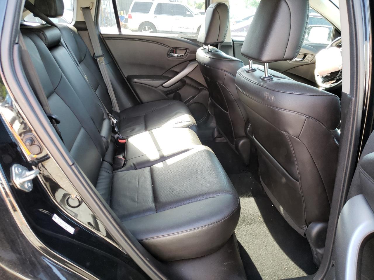 Photo 16 from auction – 2015 ACURA RDX with VIN 5J8TB3H37FL006507