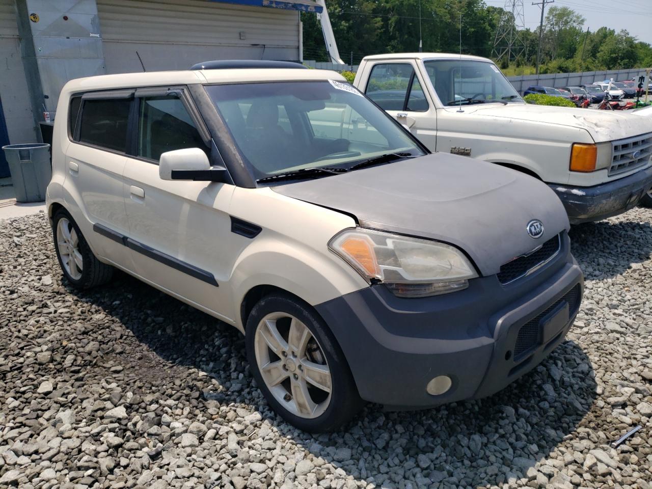 KIA SOUL + 2010 with VIN KNDJT2A26A7050739 - Photo from auction