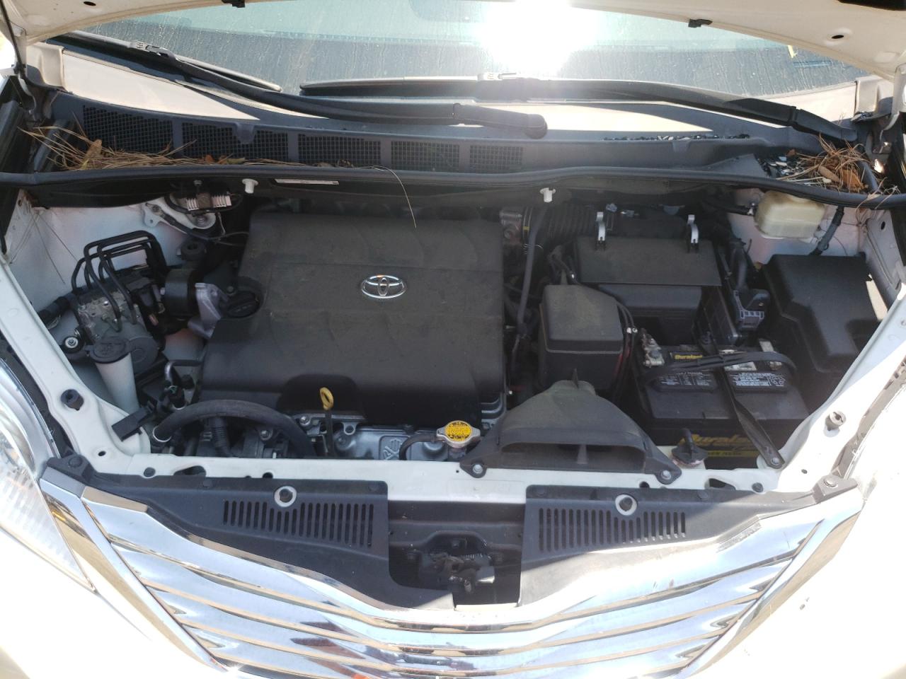 Photo 7 from auction – 2016 TOYOTA SIENNA XLE with VIN 5TDYK3DC0GS756177