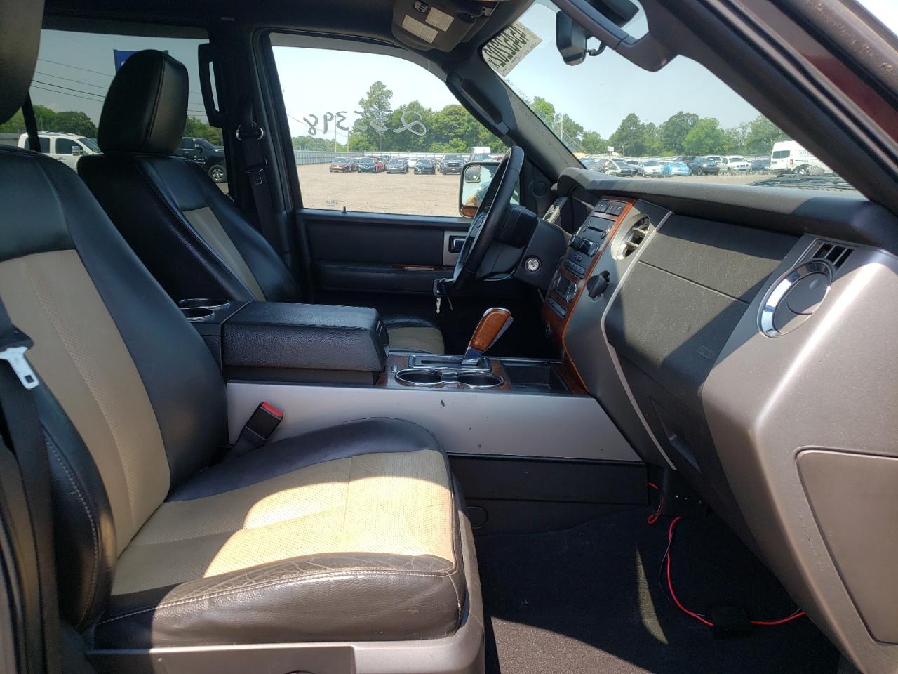 Photo 5 from auction – 2010 FORD EXPEDITION with VIN 1FMJU1J51AEB20625