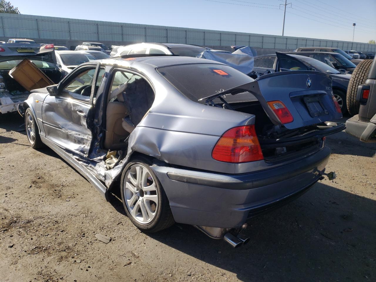 Photo 3 from auction – 2006 BMW 3 SER with VIN WBAVD13516KV05420