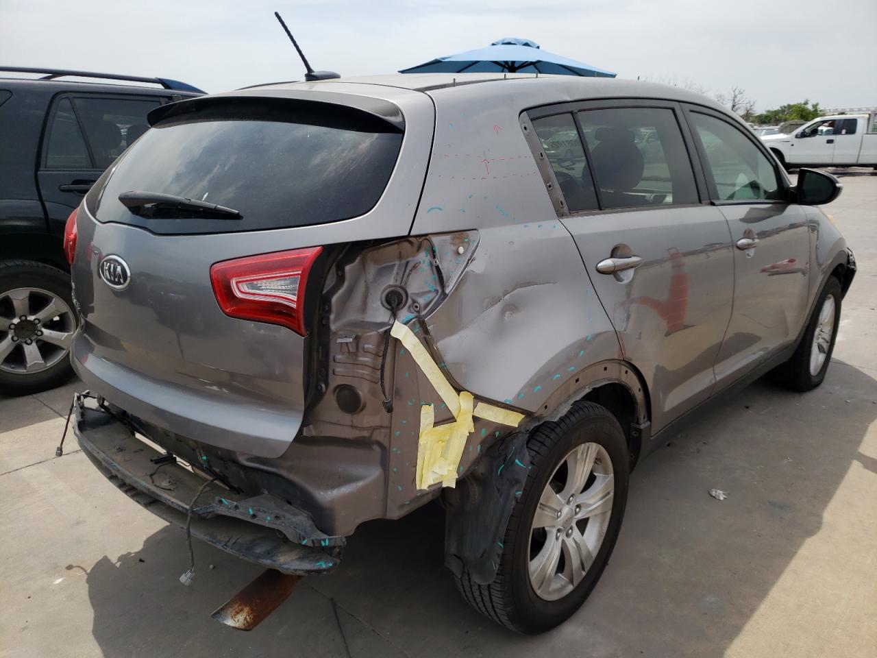 Photo 4 from auction – 2011 KIA SPORTAGE L with VIN KNDPB3A26B7030172