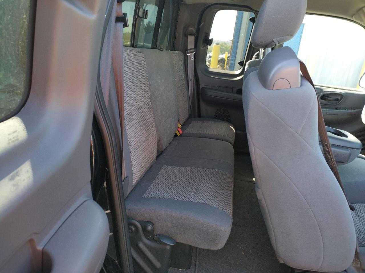 Photo 6 from auction – 2003 FORD F150 with VIN 1FTRX17W83NA05571