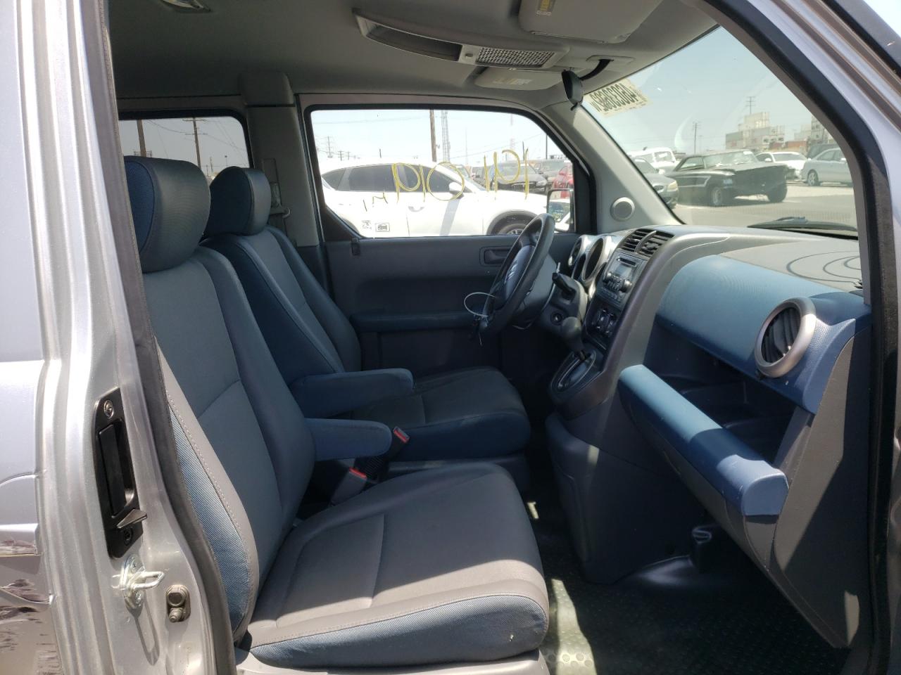 Photo 5 from auction – 2006 HONDA ELEMENT EX with VIN 5J6YH28716L024737