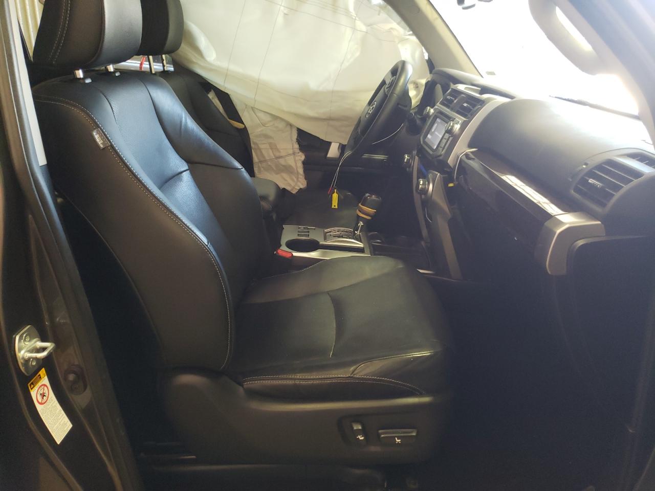 Photo 5 from auction – 2017 TOYOTA 4RUNNER SR with VIN JTEZU5JR8H5159798