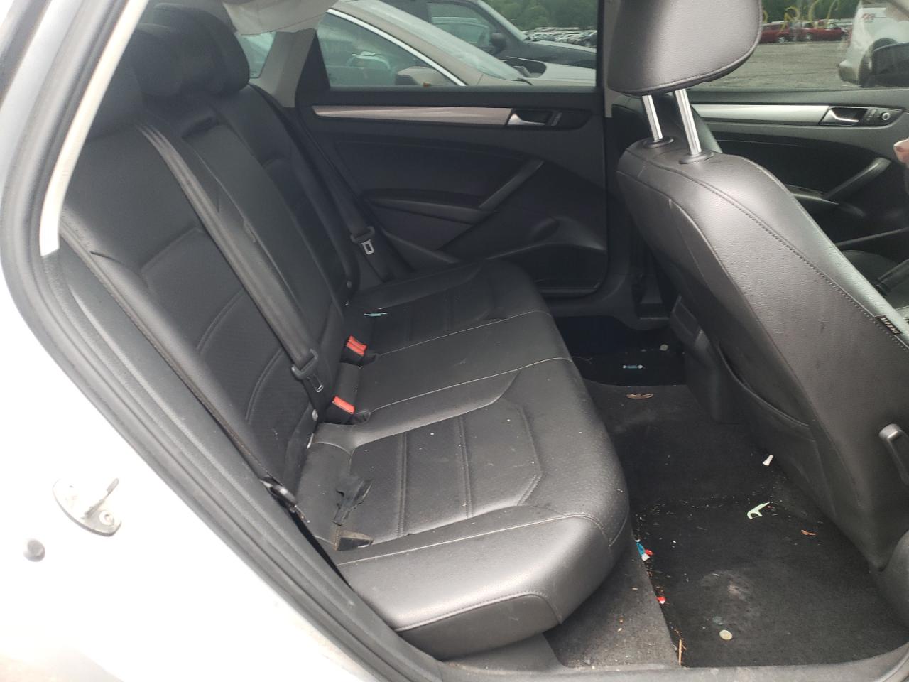 Photo 6 from auction – 2015 VOLKSWAGEN PASSAT S with VIN 1VWAT7A33FC101602