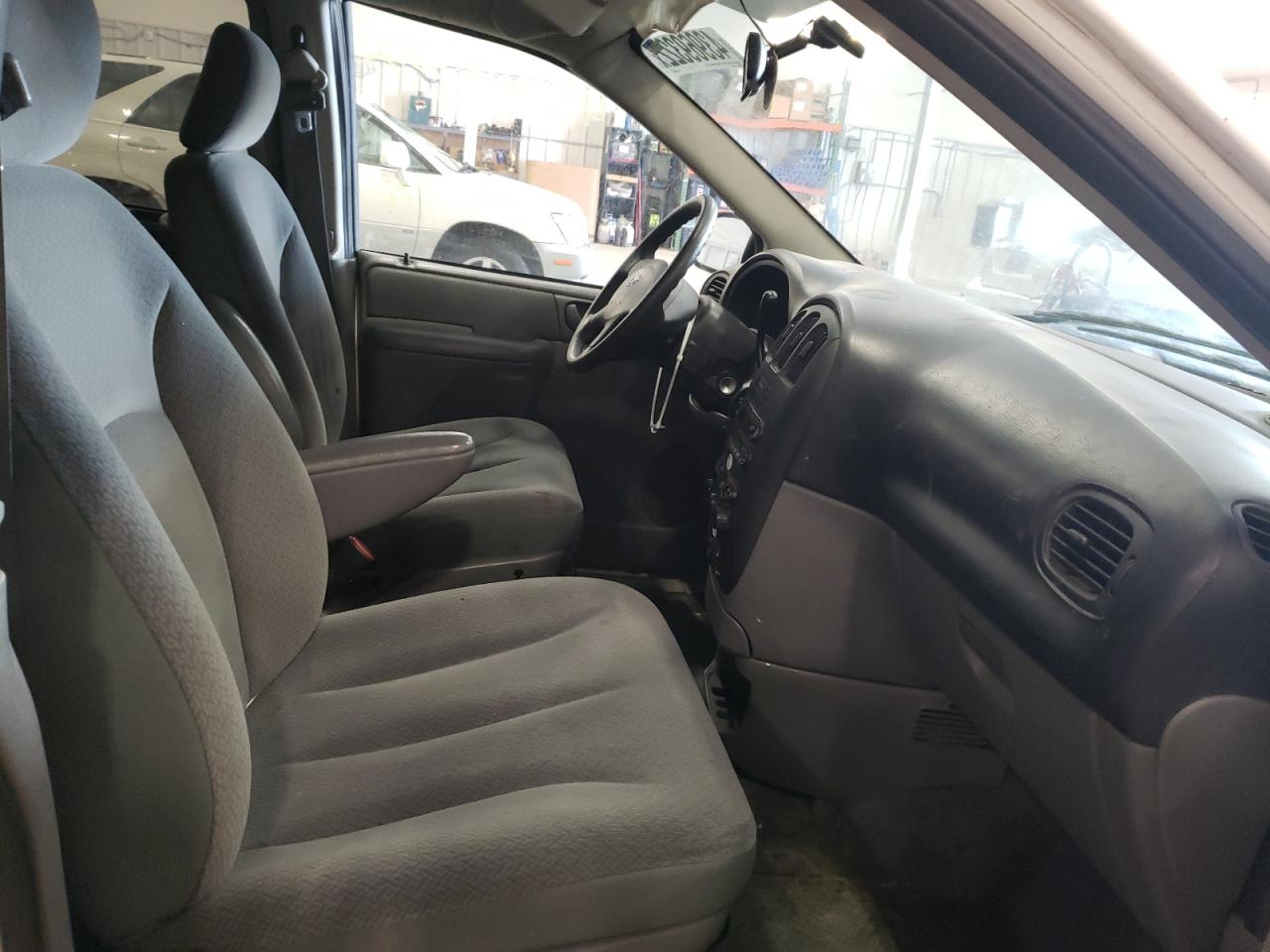 Photo 5 from auction – 2005 DODGE GRAND CARA with VIN 1D4GP24R05B385346