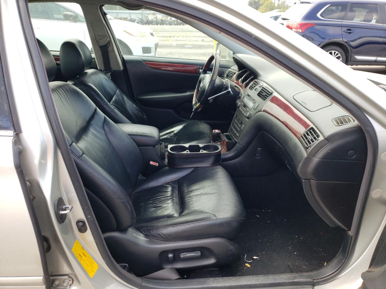 Photo 5 from auction – 2002 LEXUS ES 300 with VIN JTHBF30G920017953