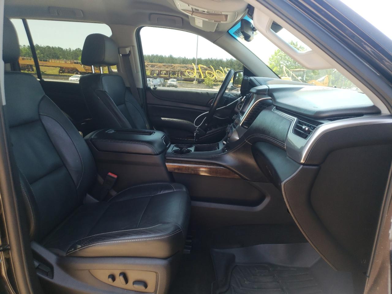 Photo 5 from auction – 2016 CHEVROLET SUBURBAN C with VIN 1GNSCHKC9GR382435